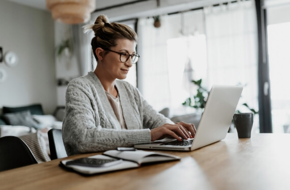 Illustration - Achieve Success with LCU's Supportive Online Learning and Responsive Tech Support